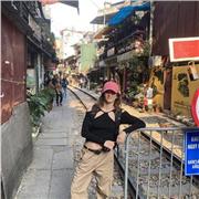 Offro lezioni private per bambini e ragazzi delle scuole elementari e medie con particolare attenzione alla lingua inglese.